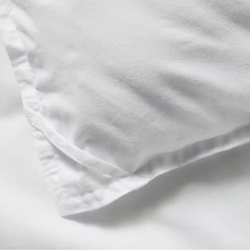 Casaluna Down alternative comforter white new